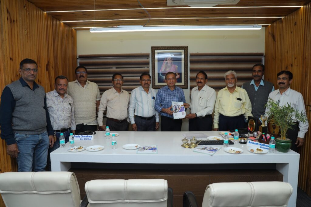 जिजाऊ बँकेस मिलिंद आकरे अतिरिक्त सहकार आयुक्त यांची सदिच्छा भेट: